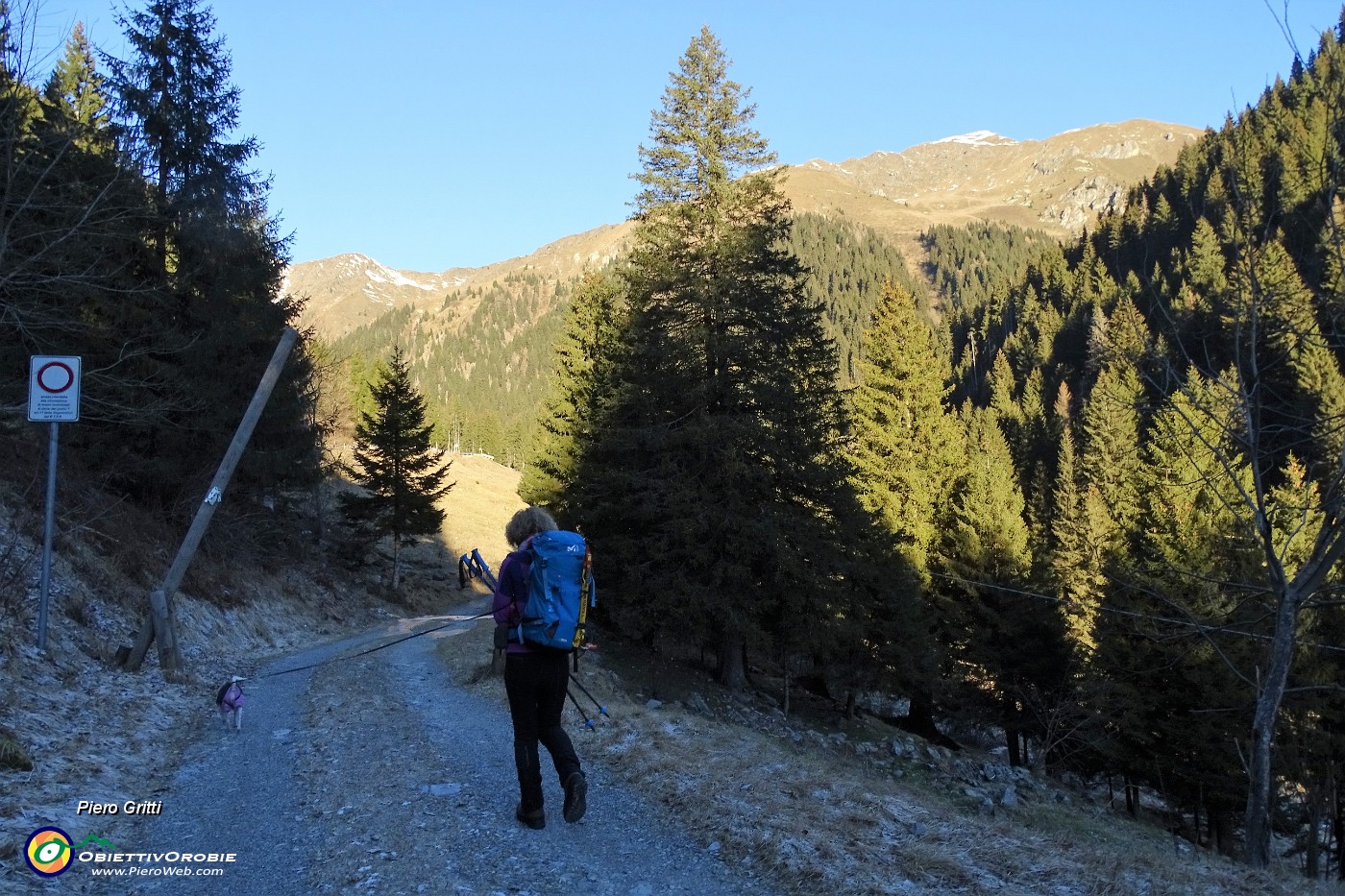 07 Partenza da Cambrembo alla strada agrosilvopastorale per il Forno .JPG